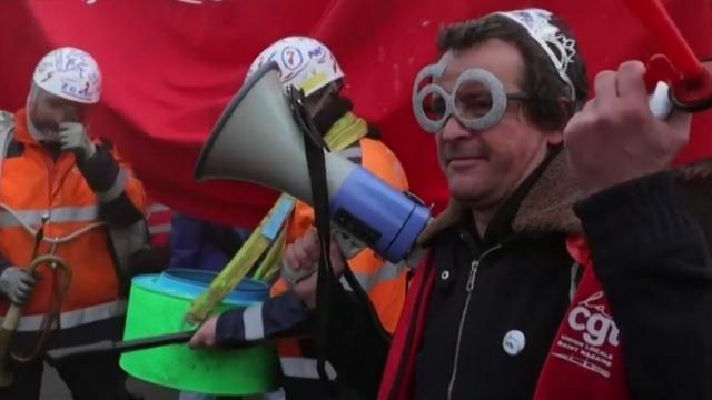 cbsn-fusion-protests-in-france-over-pension-reform-thumbnail-1774183-640x360.jpg 