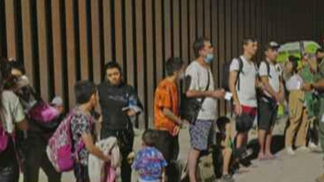 cbsn-fusion-us-reportedly-considering-reinstating-detention-of-migrant-families-thumbnail-1776095-640x360.jpg 