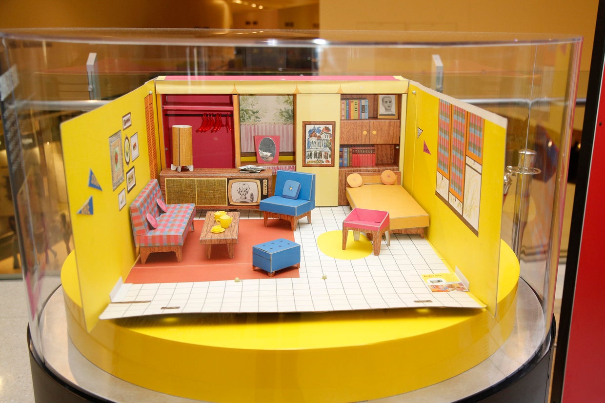 This day in history: Barbie doll makes her debut in 1959 - CBS Detroit