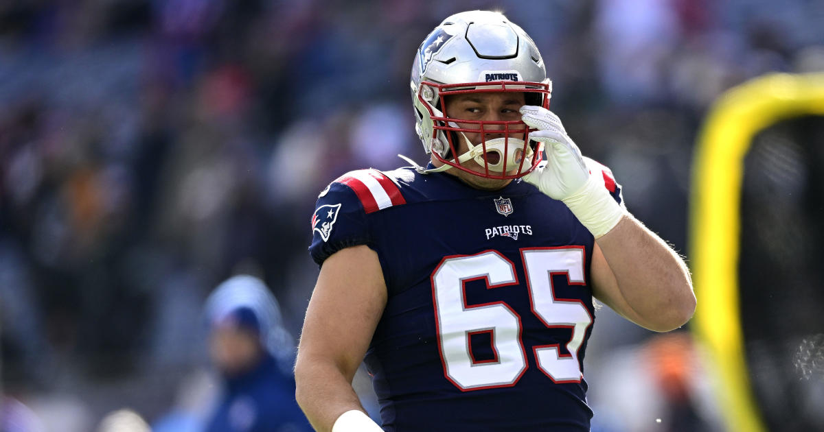 Report: Two former Patriots offensive linemen sign with new teams