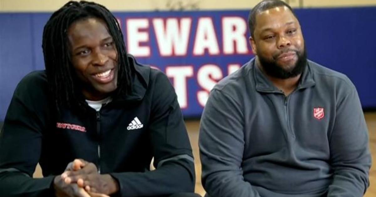 Rutgers star shares strong bond with mentor who helped him find basketball