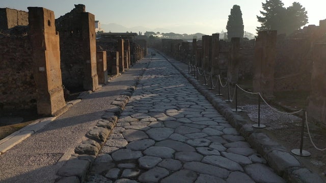 pompeii-street.jpg