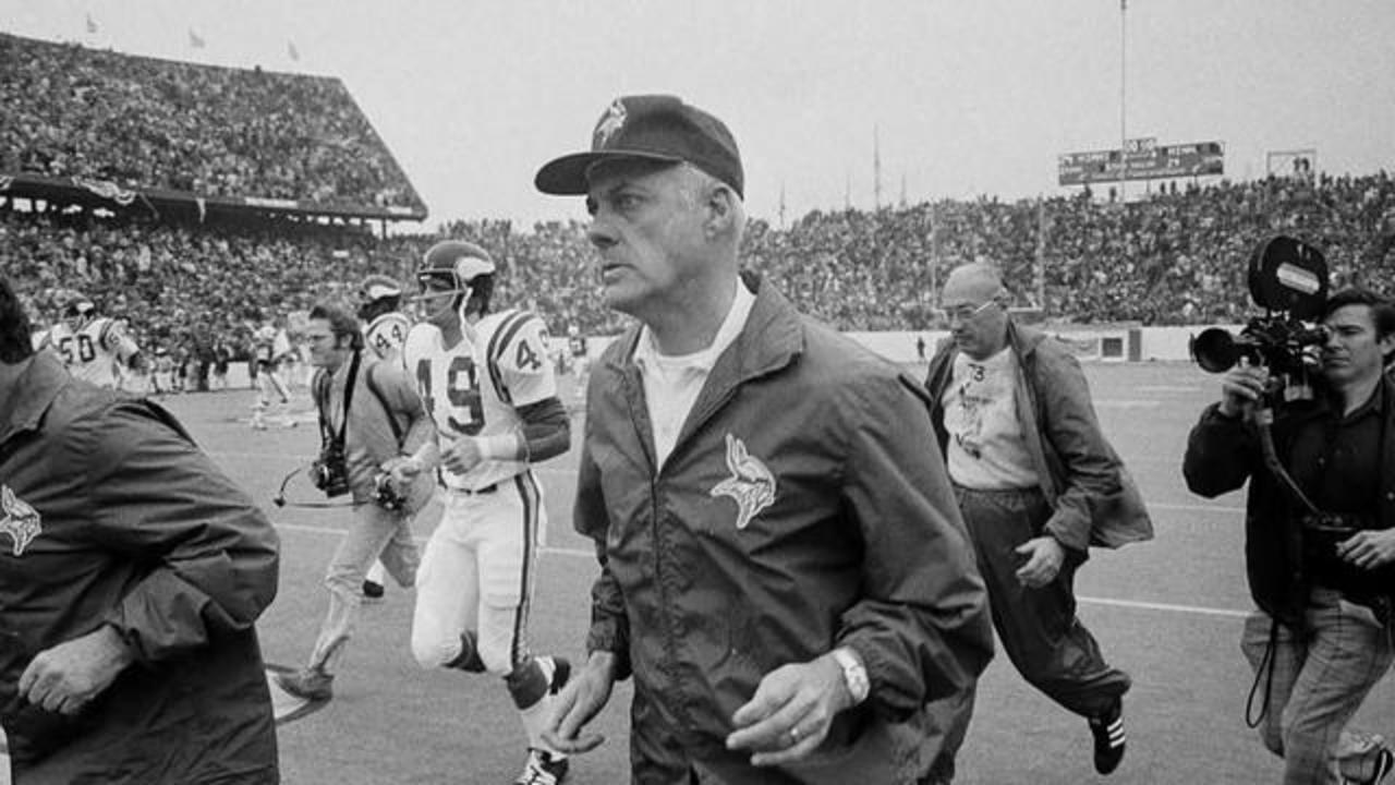 Bud Grant, former Minnesota Vikings head coach, dies at age 95 - CBS News