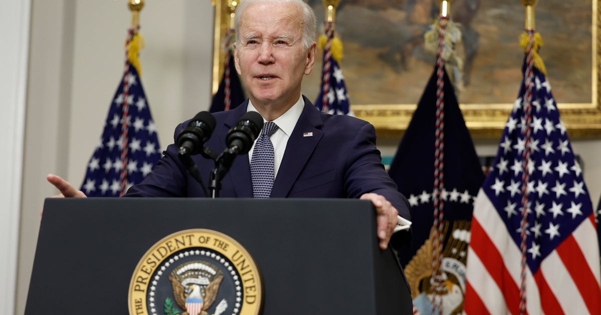 Biden zegt dat Amerikanen “er zeker van kunnen zijn” dat het banksysteem veilig is na de ineenstorting van SVB