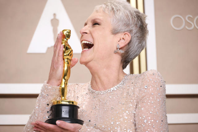 Oscars 2023: Jamie Lee Curtis wins Academy Award for best supporting  actress: 