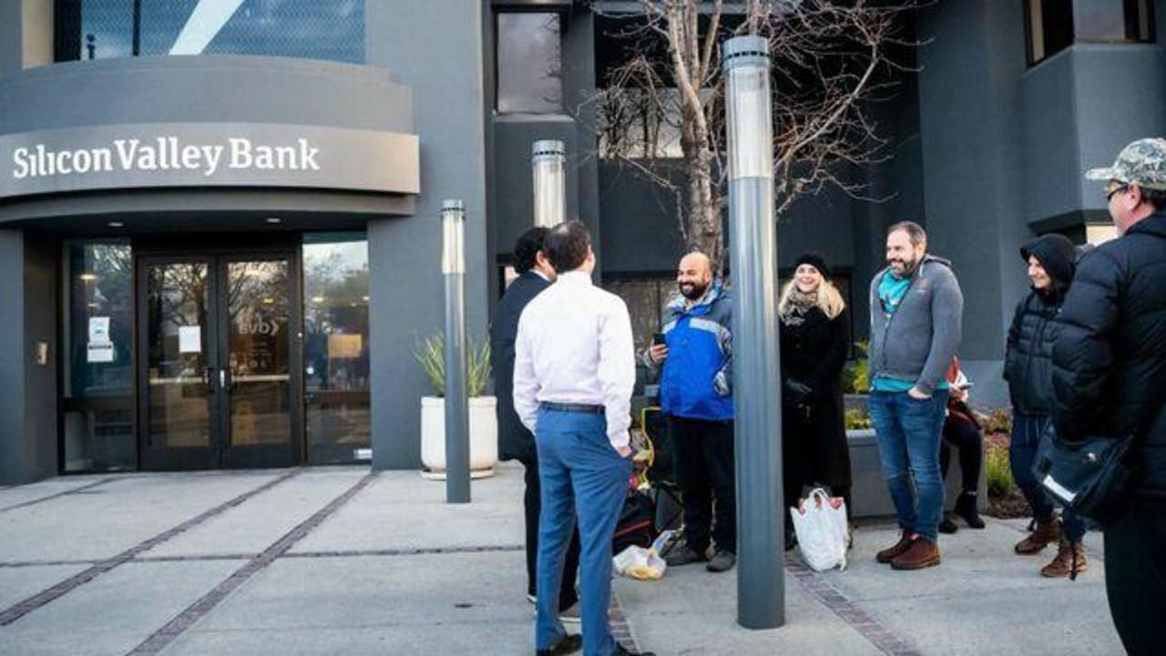 Watch: Massive line forms outside Silicon Valley Bank as customers panic,  over $200 billion in peril - BusinessToday