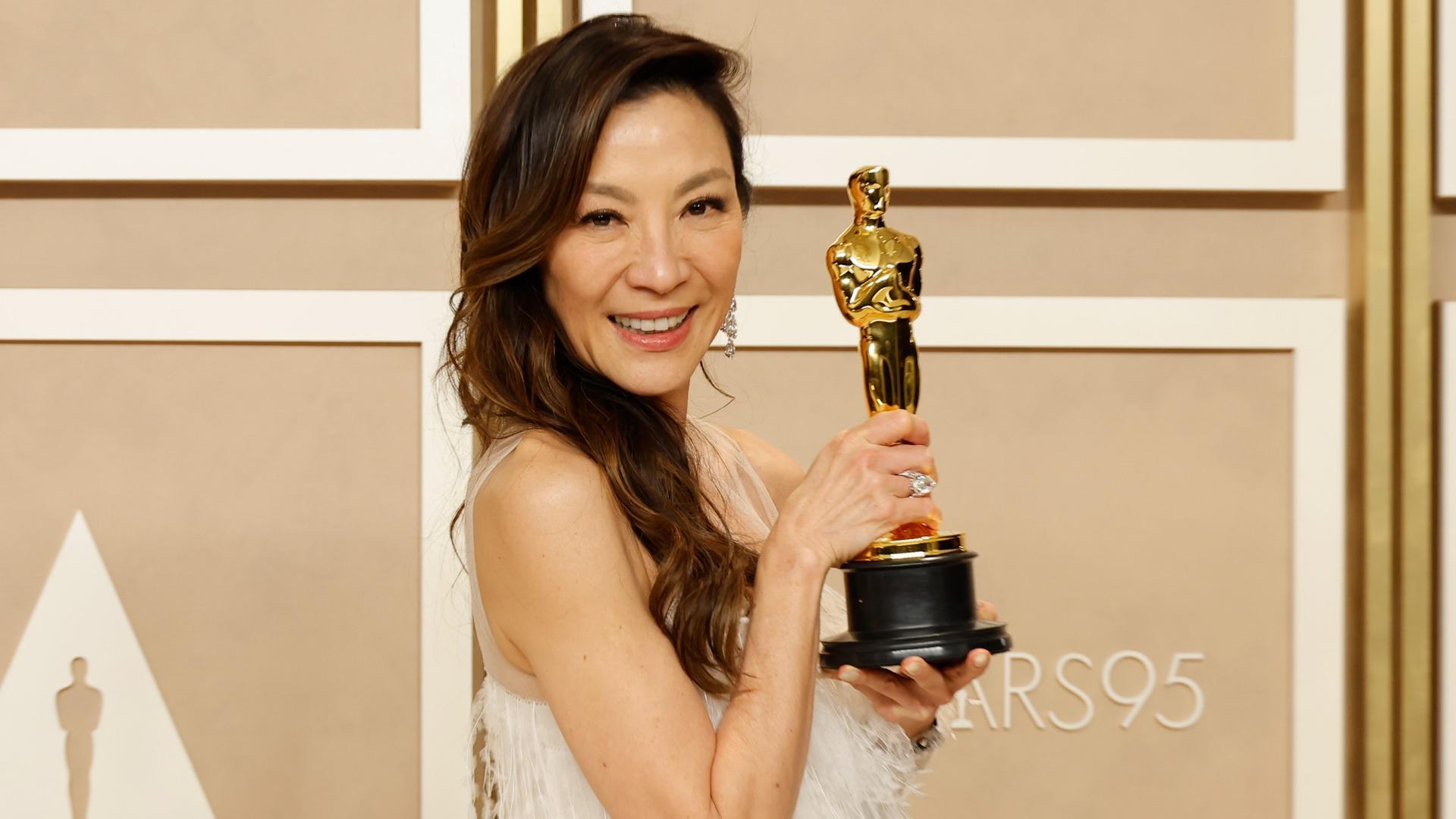 Malaysian fans celebrate Michelle Yeoh's Oscar win - CBS News