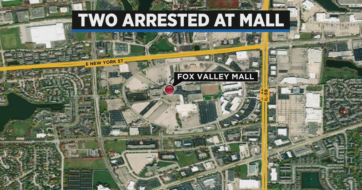 Man, teen charged with having guns at Fox Valley Mall in Aurora - CBS