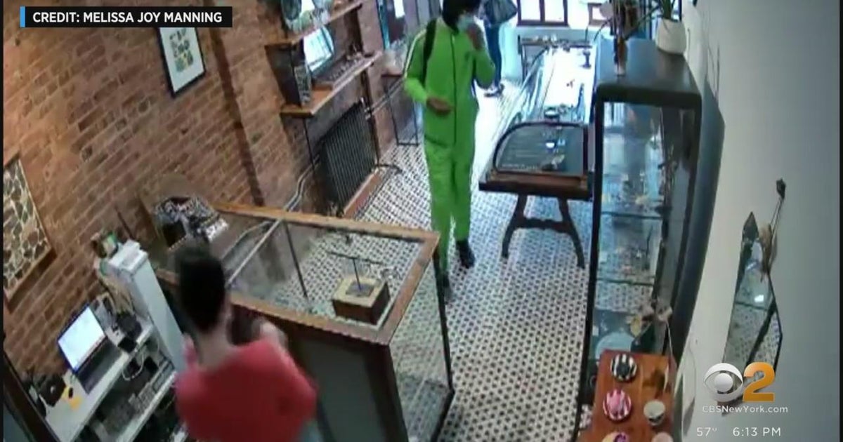 Brooklyn jewelry store robbed in broad daylight CBS New York