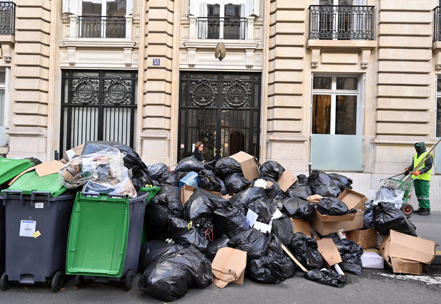 Garbage piles up in Paris following strikes 