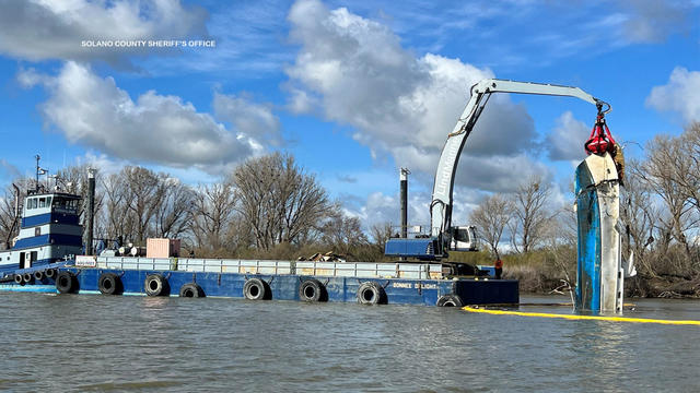 boat-recovered-solano-sheriff.jpg 