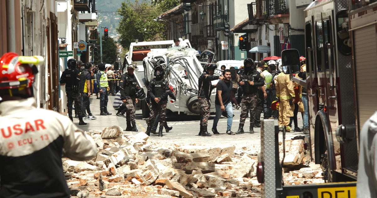 Earthquake in Ecuador and Peru kills at least 14 people and wreaks havoc