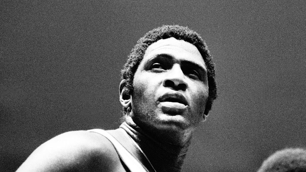 Willis Reed, legendary New York Knicks center and Hall of Famer, dies at age 80