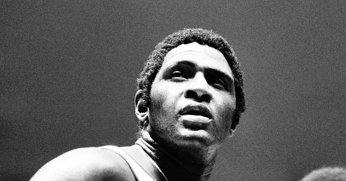 Willis Reed, legendary New York Knicks center and Hall of Famer, dies