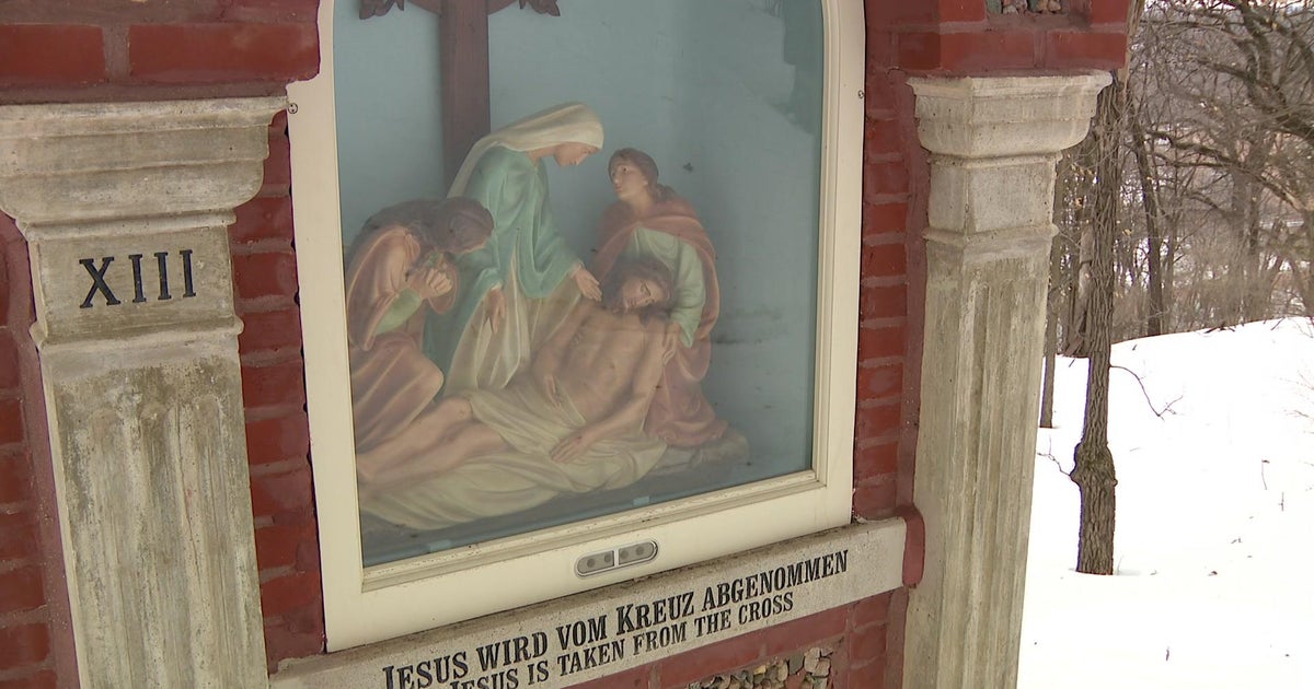 New Ulm's Way of the Cross draws visitors of all faiths - Vimarsana News