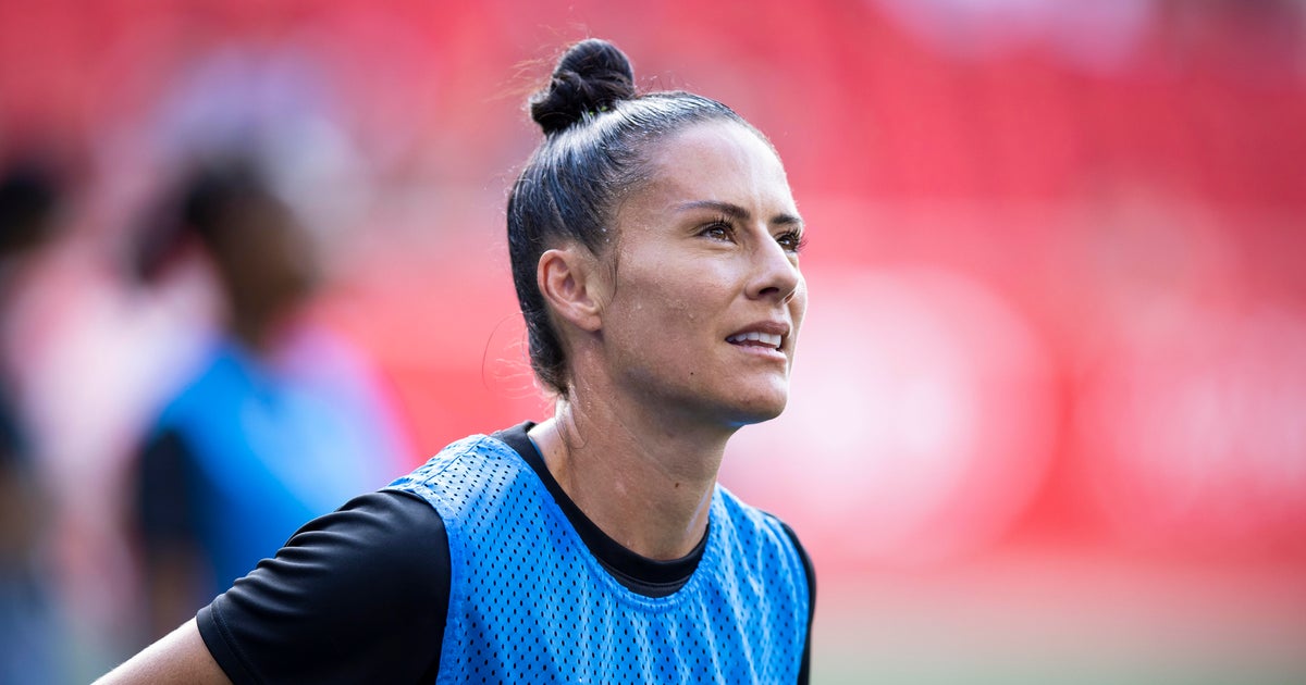 Soccer star Ali Krieger announces retirement - CBS News