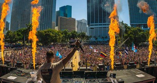 Artis Ultra Music Festival dan waktu tertentu Artis Ultra Music Festival dan waktu tertentu