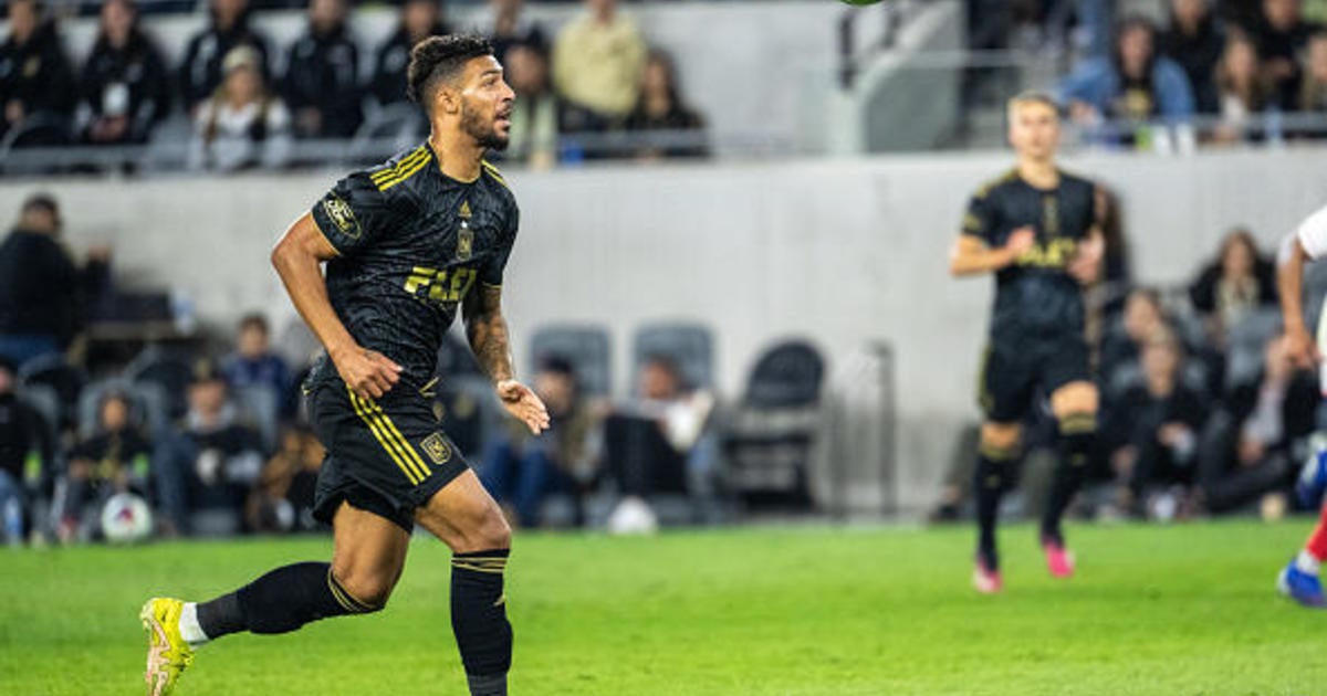 Bouanga's late goal lifts LAFC to 2-1 victory over Dallas - CBS Los Angeles