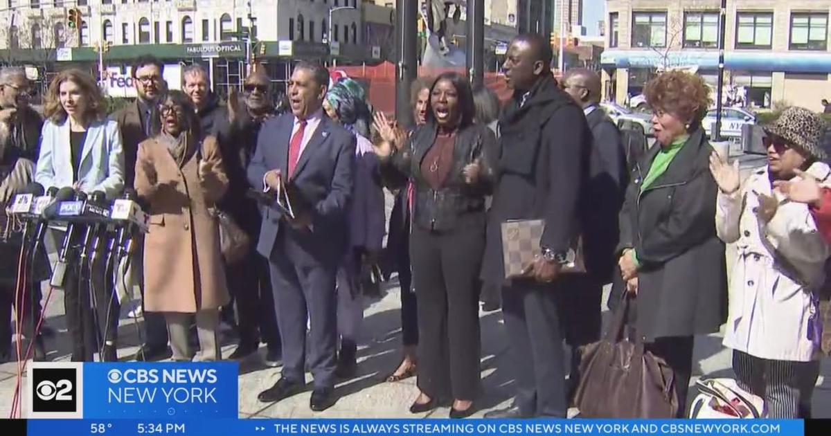 NYC Leaders Condemn Threats Aimed At Manhattan DA Alvin Bragg - CBS New ...