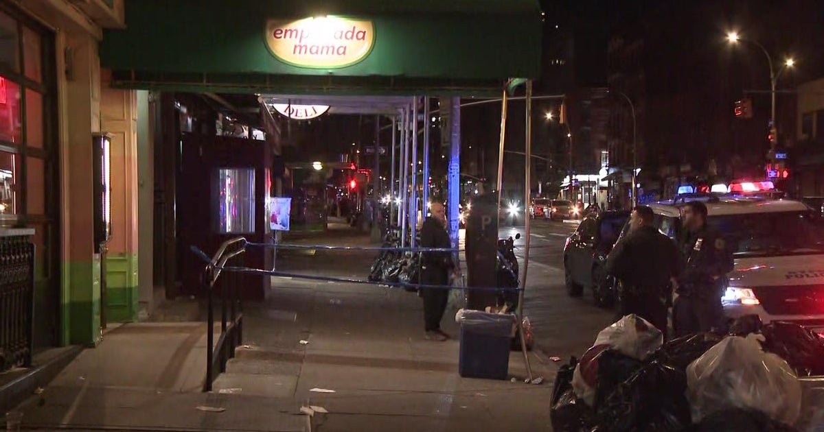 Police: Man slashed on forehead in Hell's Kitchen - CBS New York