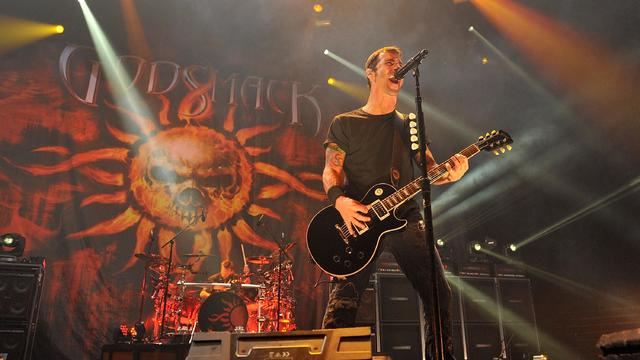 Staind & Godsmack In Concert 