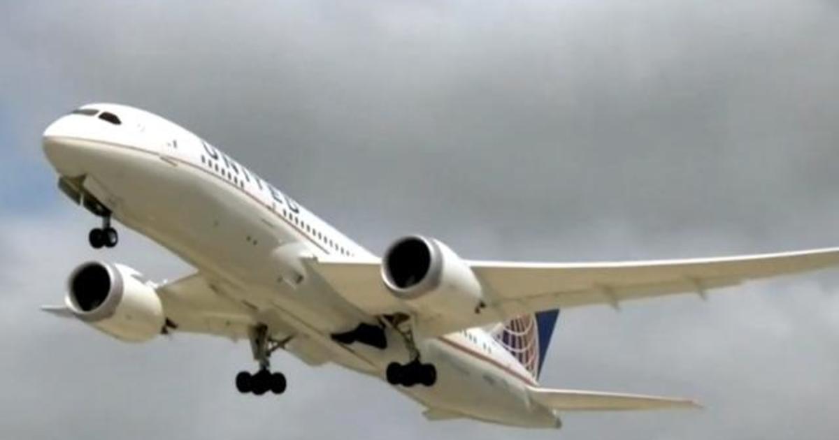 United flight makes emergency landing in Houston after engine issue