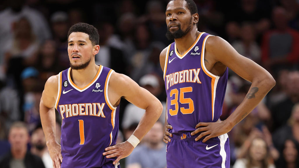 Booker leads Suns over Timberwolves in Durants home debut