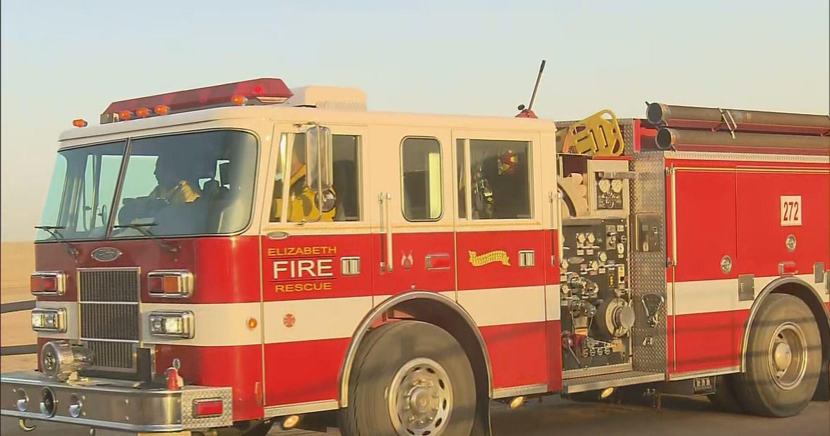 Firefighters receive help from road and bridge crews to tame wildfires - Vimarsana News