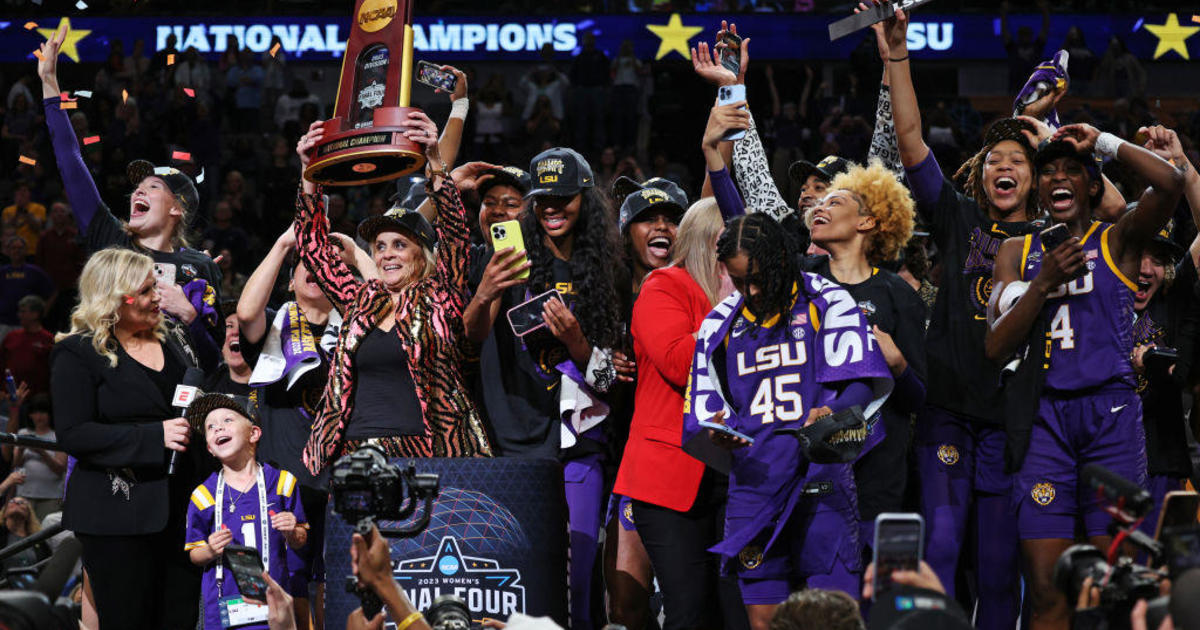 LSU defeats Iowa, winning its first NCAA women's basketball title
