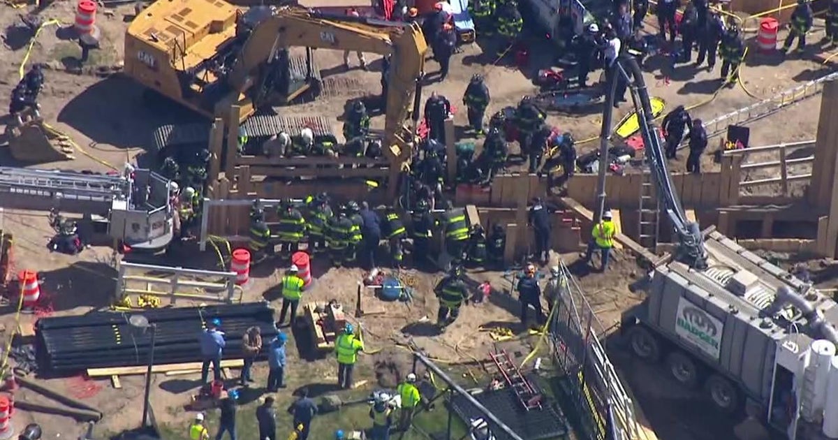 2 workers killed in collapse at Kennedy Airport construction site - CBS ...