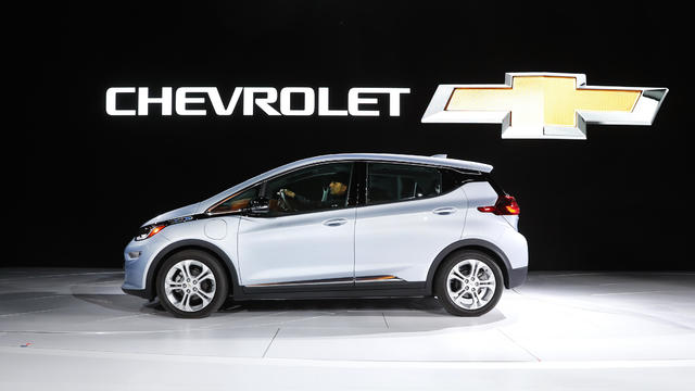 Electric Vehicles GM vs Ford 