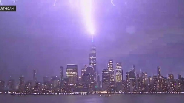 one-world-trade-lightning-1.jpg 