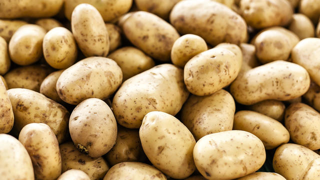 Farmers Market - Organic Potatoes 