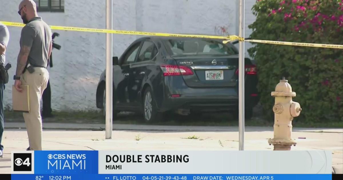 Man in custody right after Miami double stabbing
