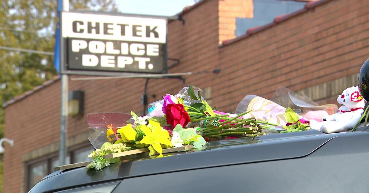 Its A Tough Job Police Pay Respects To 2 Fallen Wisconsin Officers Cbs Minnesota 