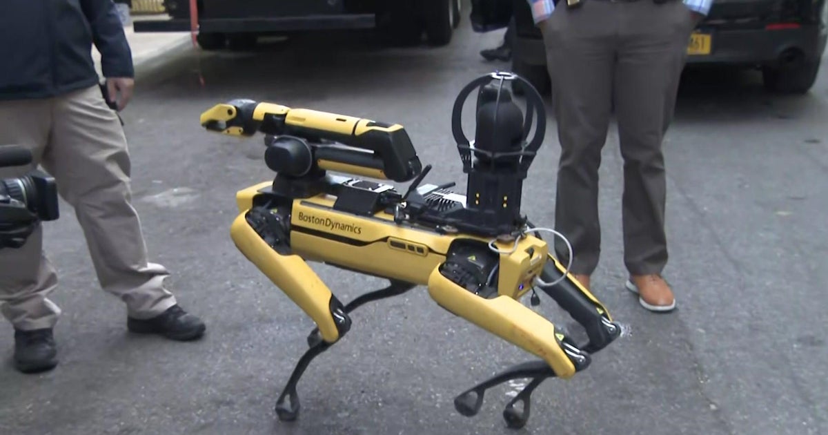 NYPD, Mayor Adams unveil robot police dogs in Times Square - CBS New York