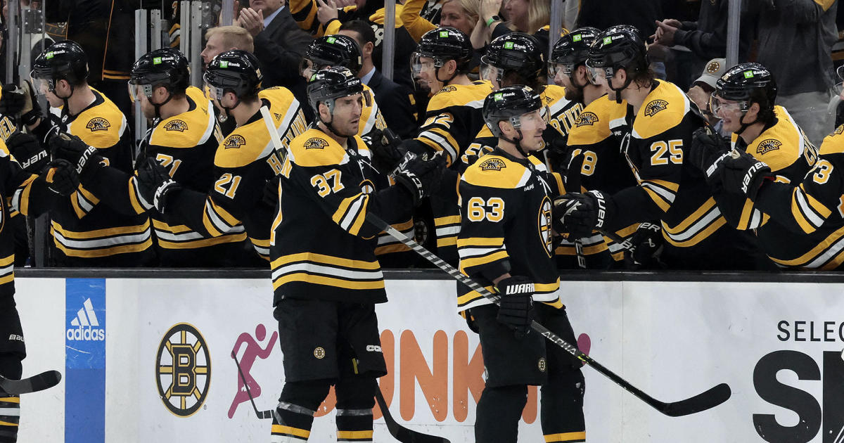 Bruins top NHL season points mark, beating Capitals 5-2
