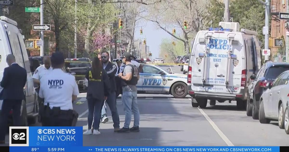Nypd Officers Fatally Shoot Homeowner While Responding To Burglary Cbs New York