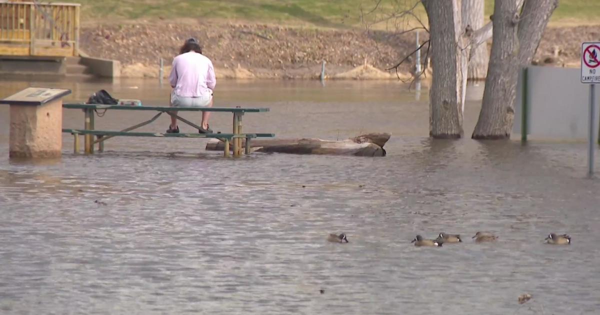 Cities prepare for Mississippi River to flood in coming days