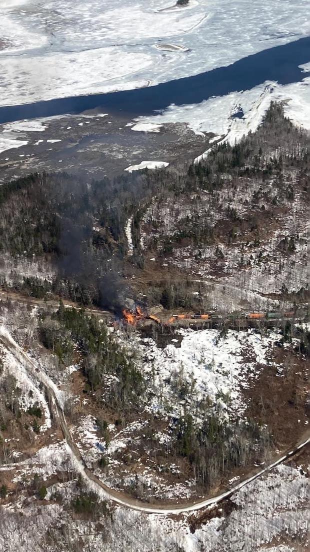 Train carrying hazardous materials derails in Maine 