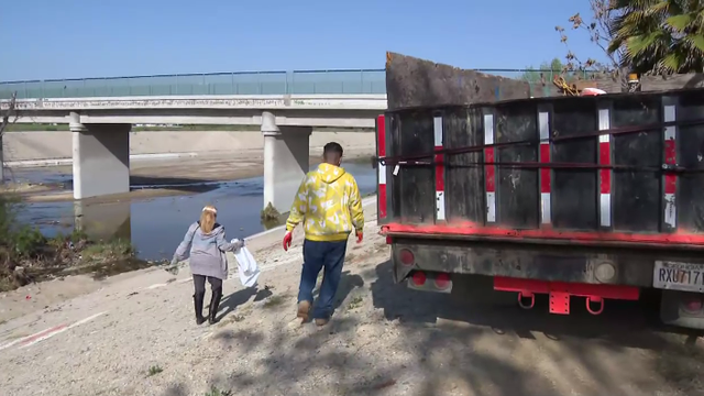 la-river-cleanup-2.png 