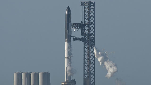 cbsn-fusion-spacex-postpones-launch-of-massive-starship-rocket-thumbnail-1891767-640x360.jpg 