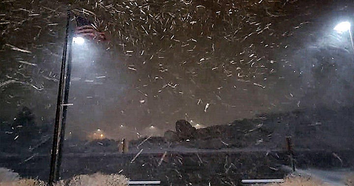 Snow-laden Sierra gets more snow halfway through spring - CBS San Francisco