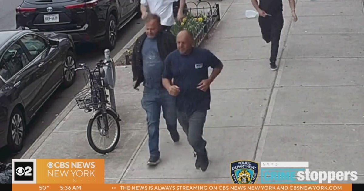 New video shows suspects in Brooklyn smoke shop beating - CBS New York
