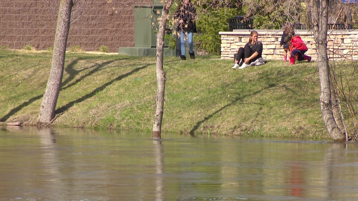 Delano rallies amid major flooding of Crow River CBS Minnesota
