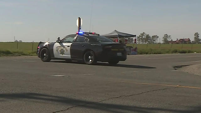 Flashing lights on police car 