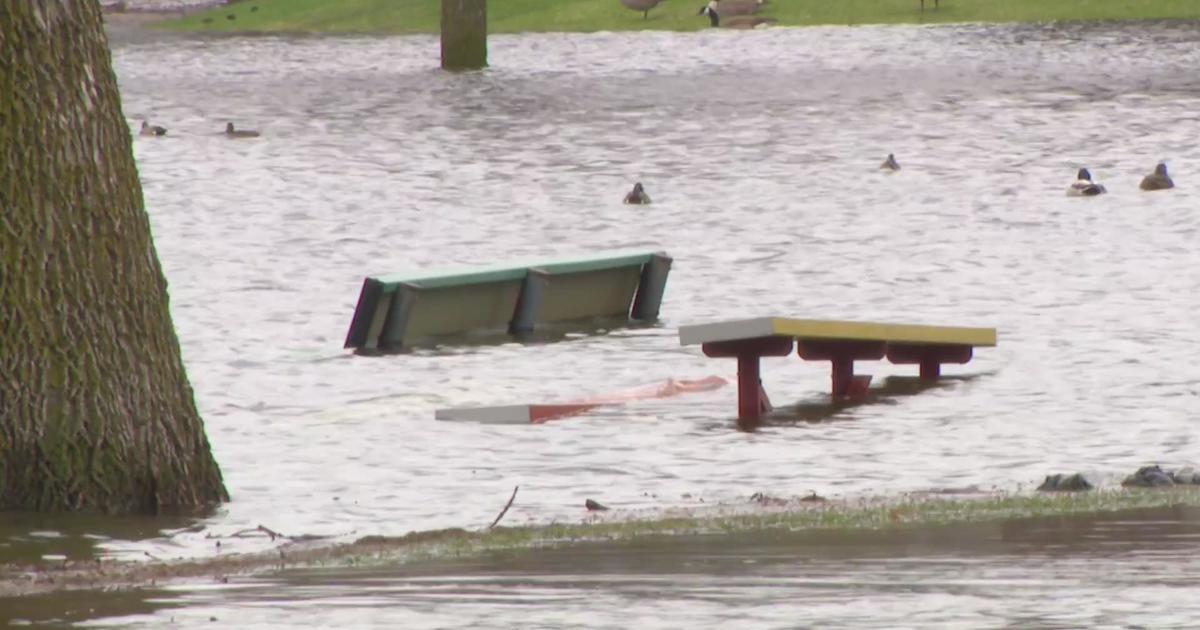 Residents prepare as St. Croix Rivers teeters along major flood stage