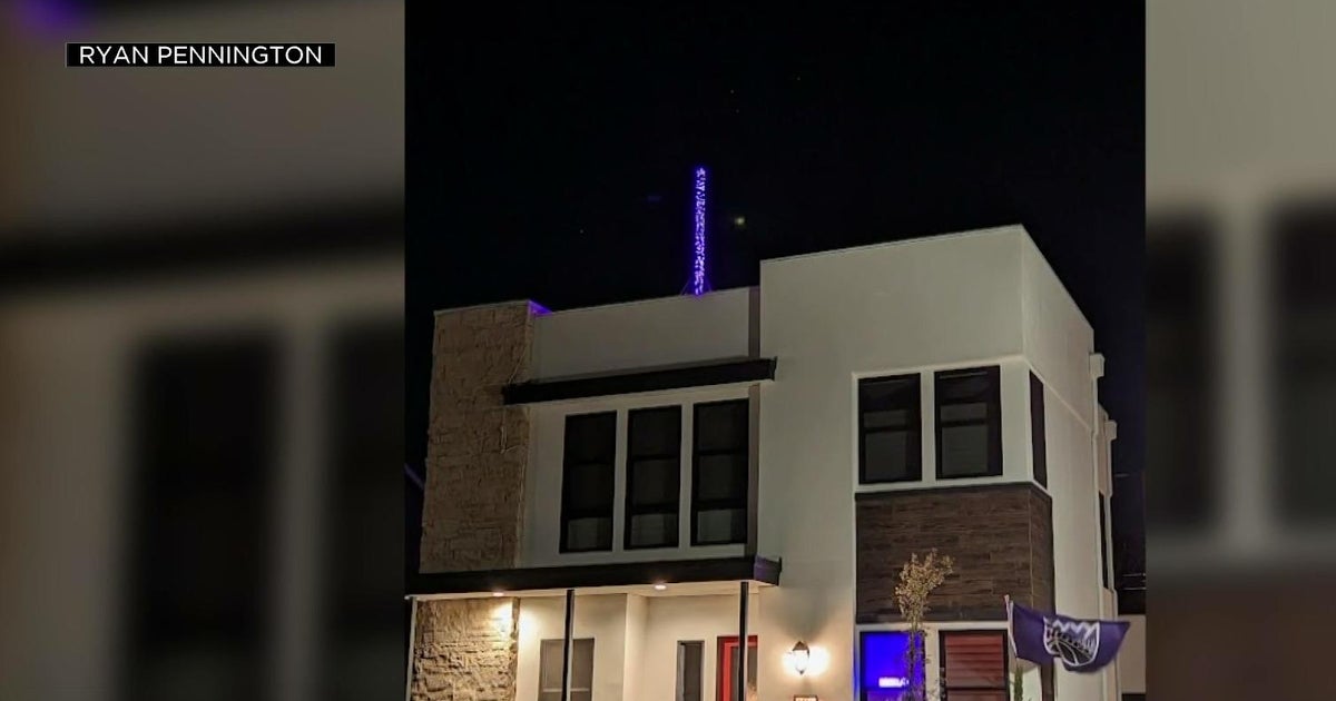 Kings super fans create their own rooftop purple beam