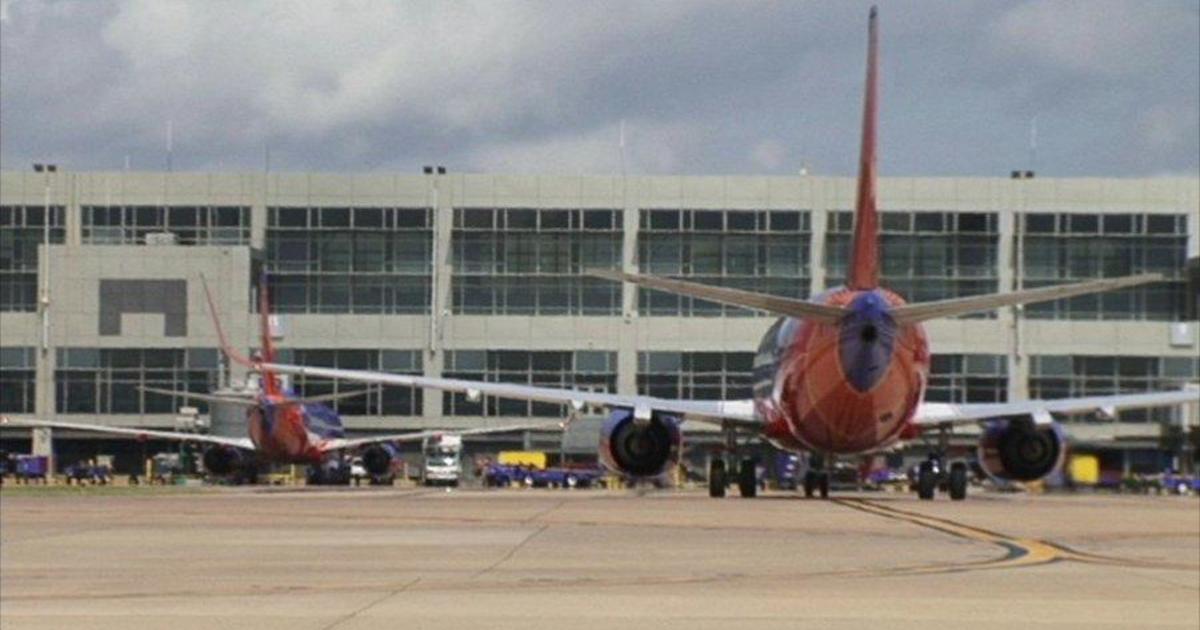 American Airlines worker dies after crash with jet bridge at Austin airport terminal