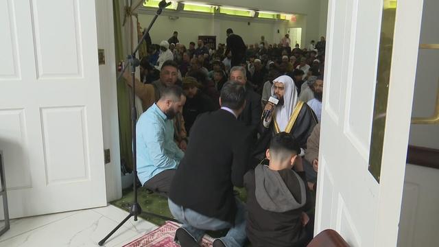 wheaton-islamic-center-eid-prayer.jpg 